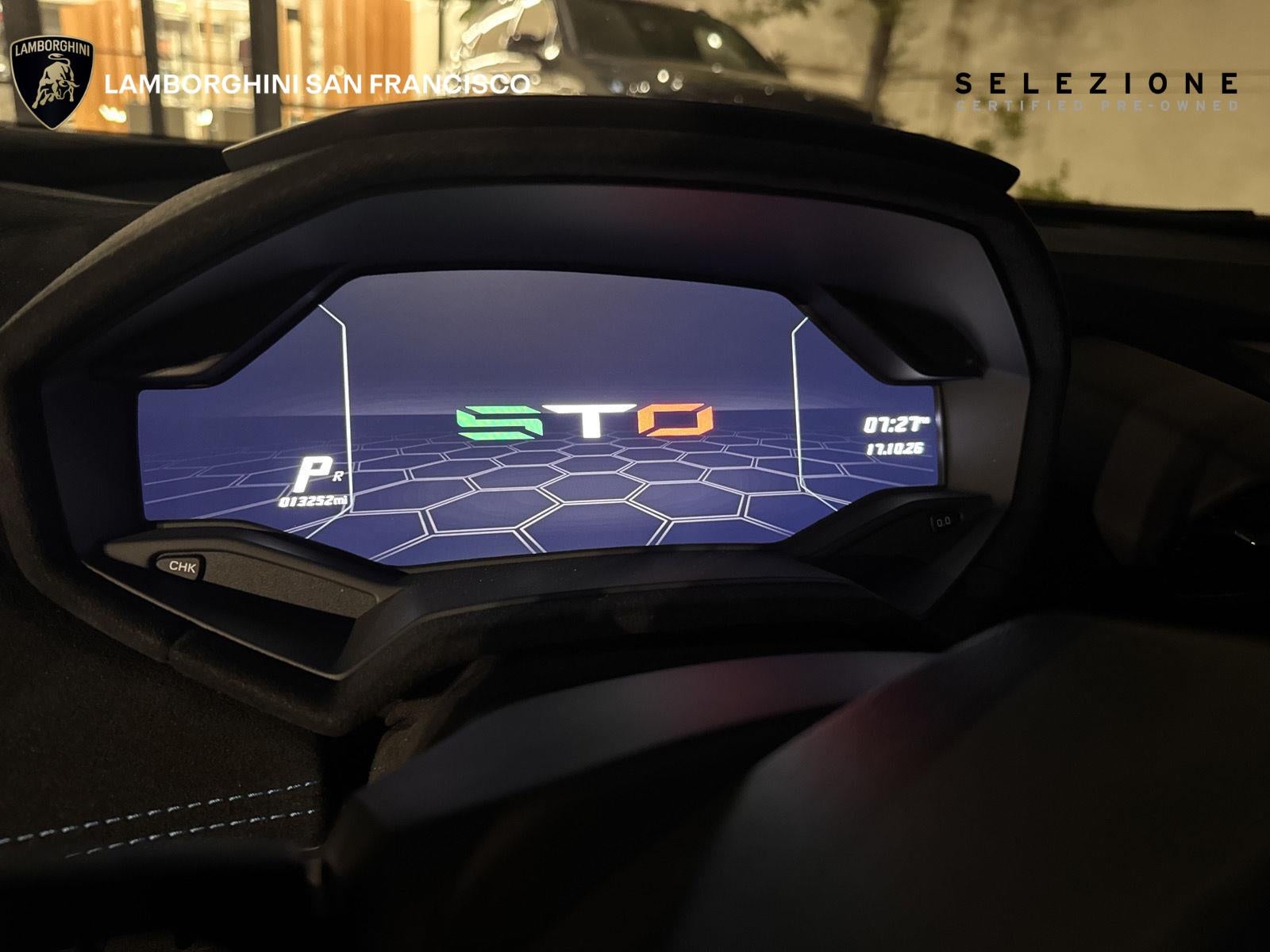 2024 Lamborghini Huracan STO