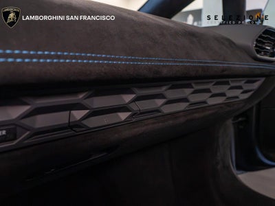 2024 Lamborghini Huracan STO
