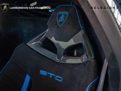 2024 Lamborghini Huracan STO