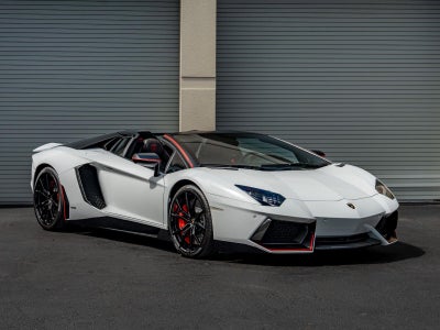 2016 Lamborghini Aventador Roadster LP 700-4 Pirelli Edition