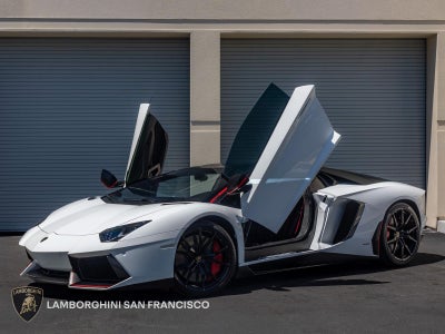 2016 Lamborghini Aventador Roadster LP 700-4 Pirelli Edition