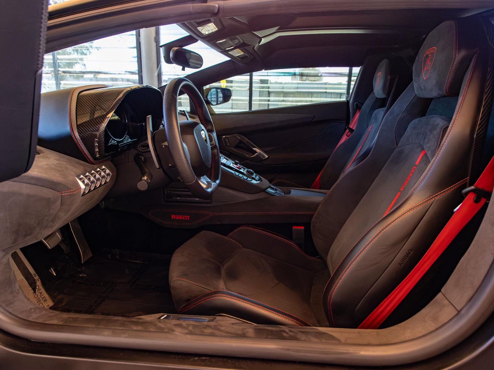 2016 Lamborghini Aventador Roadster LP 700-4 Pirelli Edition
