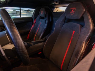 2016 Lamborghini Aventador Roadster LP 700-4 Pirelli Edition