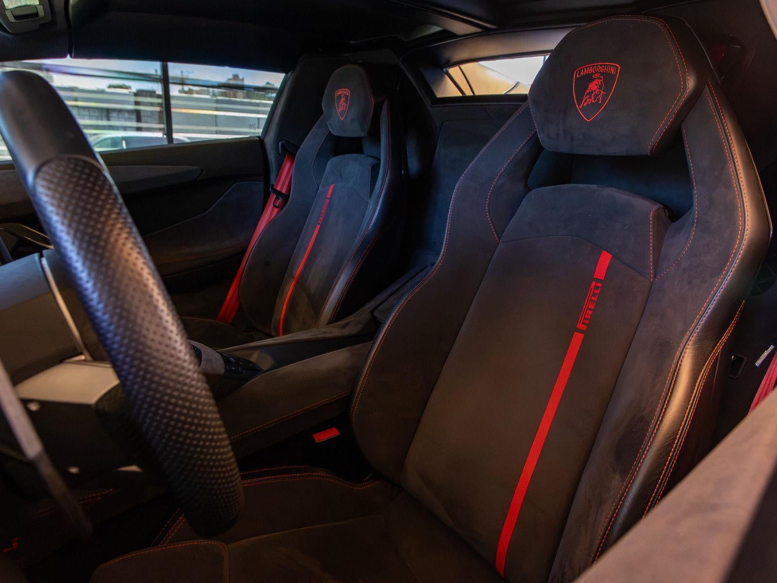 2016 Lamborghini Aventador Roadster LP 700-4 Pirelli Edition