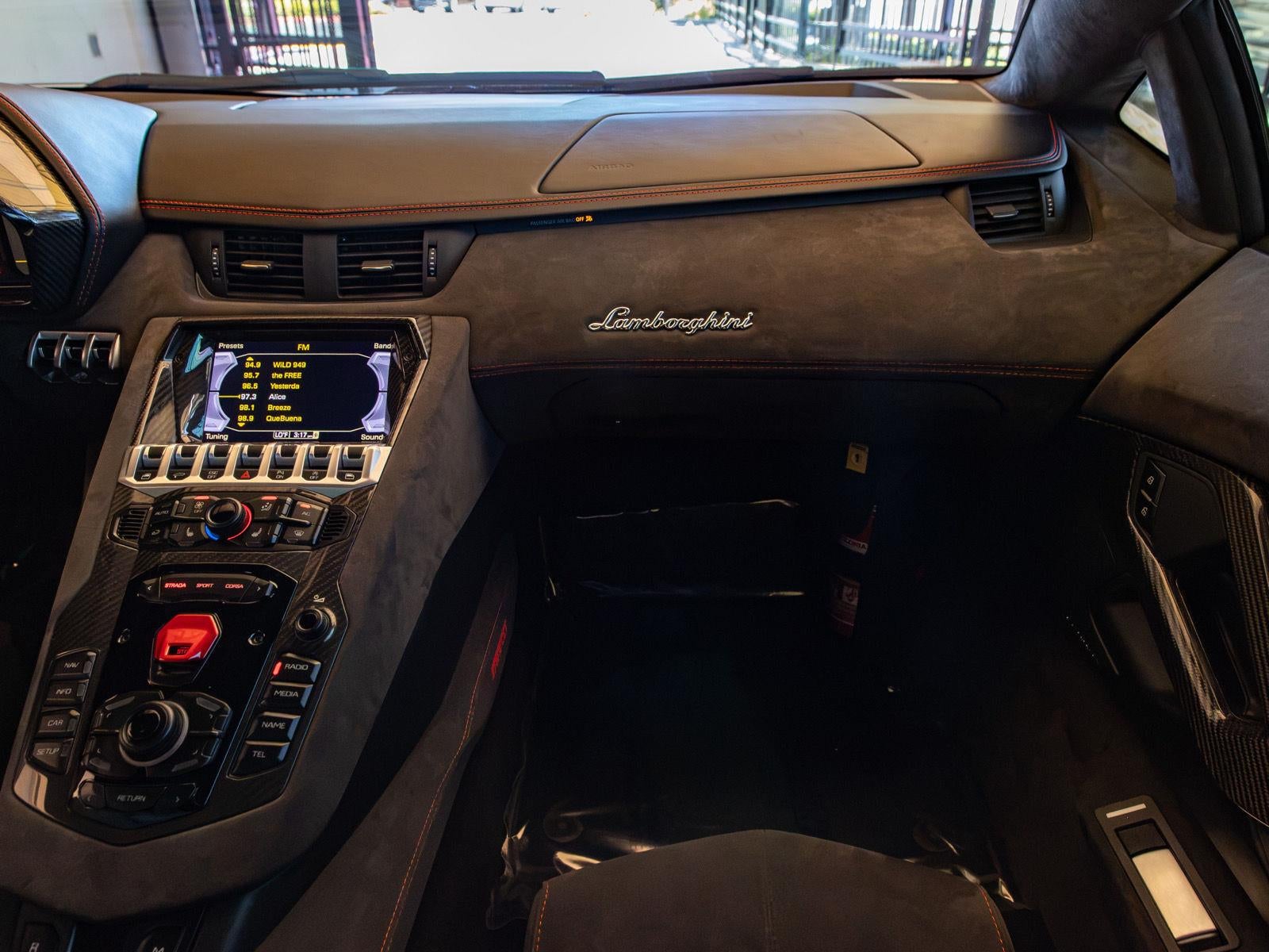 2016 Lamborghini Aventador Roadster LP 700-4 Pirelli Edition
