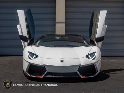 2016 Lamborghini Aventador Roadster LP 700-4 Pirelli Edition