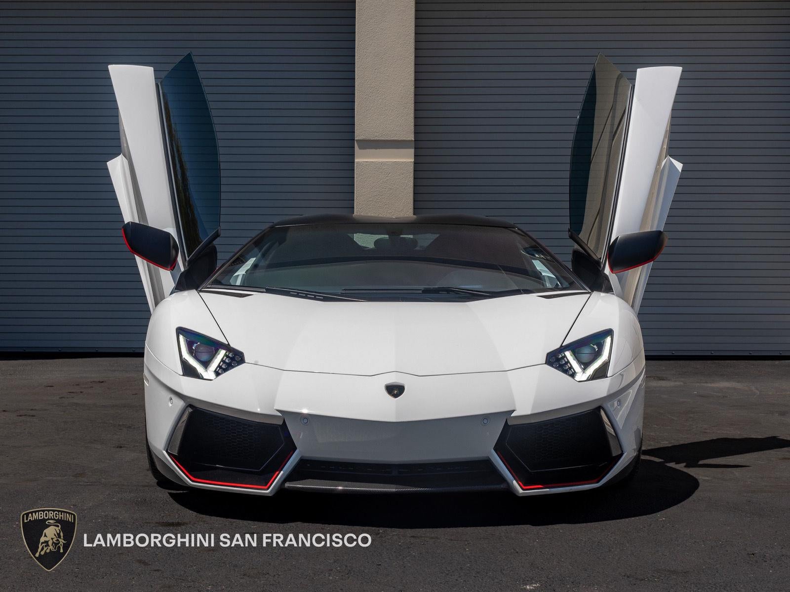 2016 Lamborghini Aventador Roadster LP 700-4 Pirelli Edition