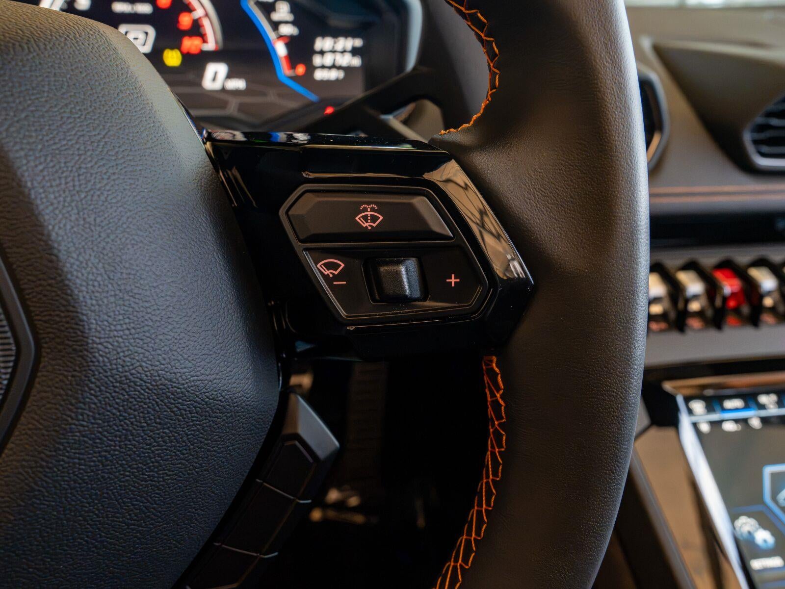 2023 Lamborghini Huracan Evo Spyder RWD
